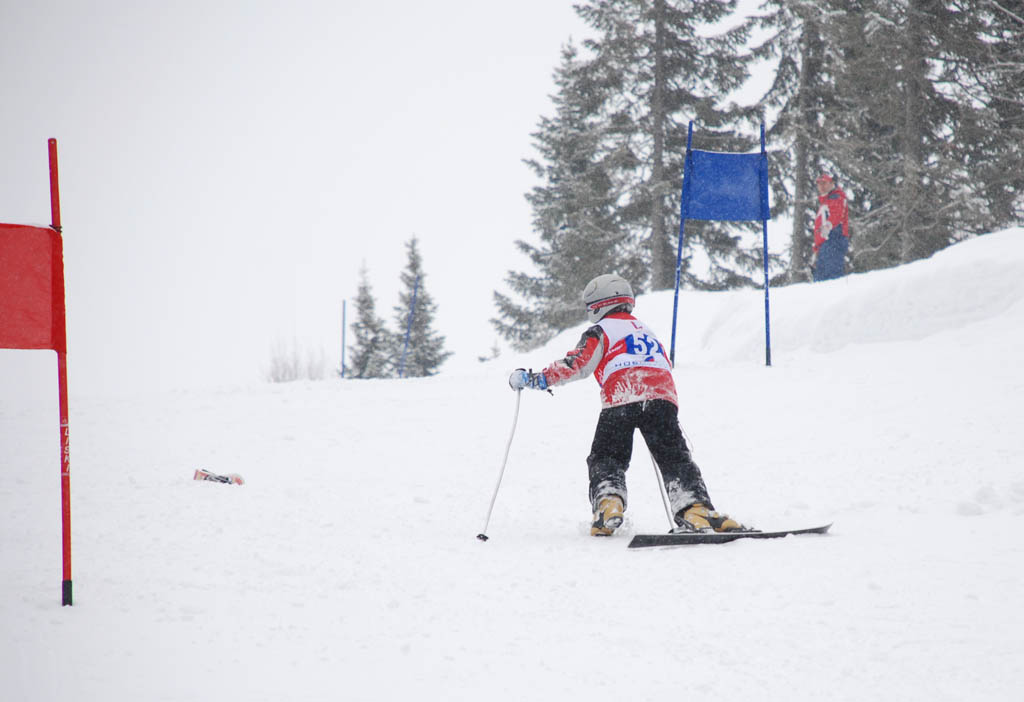 2008-02-22 - Шерегеш - Детские соревнования по горным лыжам Новая лига - DSC_3715.jpg